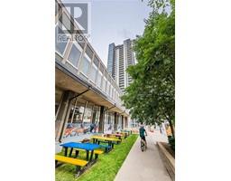 60 CHARLES Street W Unit# 701