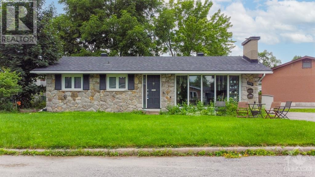 970 Shamir Avenue, Ottawa, Ontario  K1G 2T2 - Photo 1 - 1402034