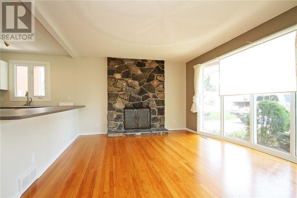 970 Shamir Avenue, Ottawa, Ontario  K1G 2T2 - Photo 4 - 1402034