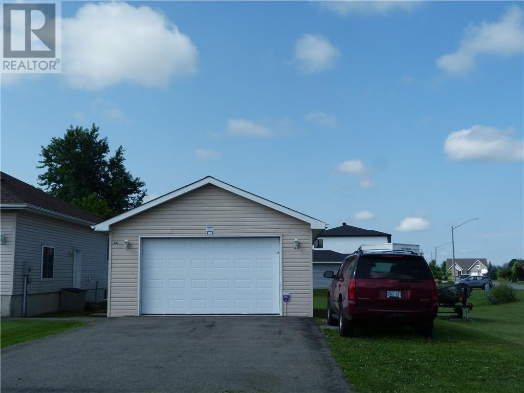 44 Lori Lane, Chesterville, Ontario  K0C 1H0 - Photo 3 - 1402481