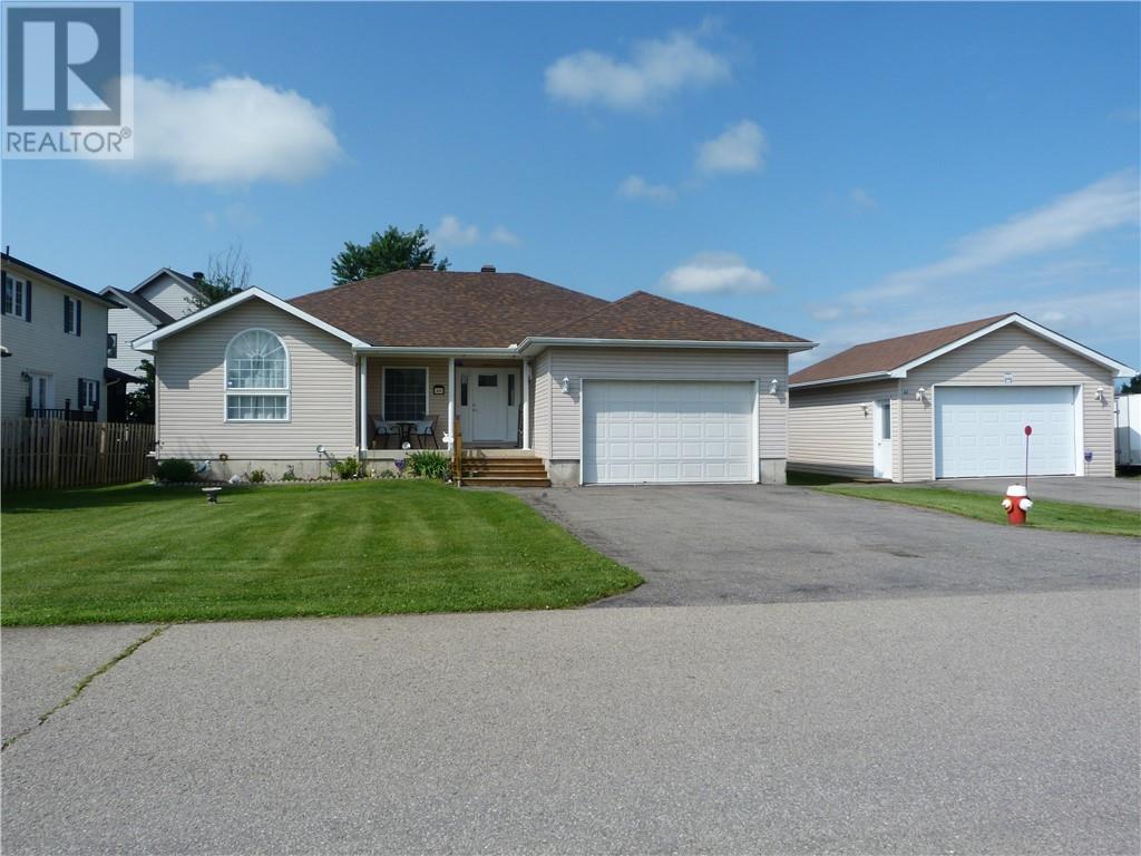 44 Lori Lane, Chesterville, Ontario  K0C 1H0 - Photo 4 - 1402481