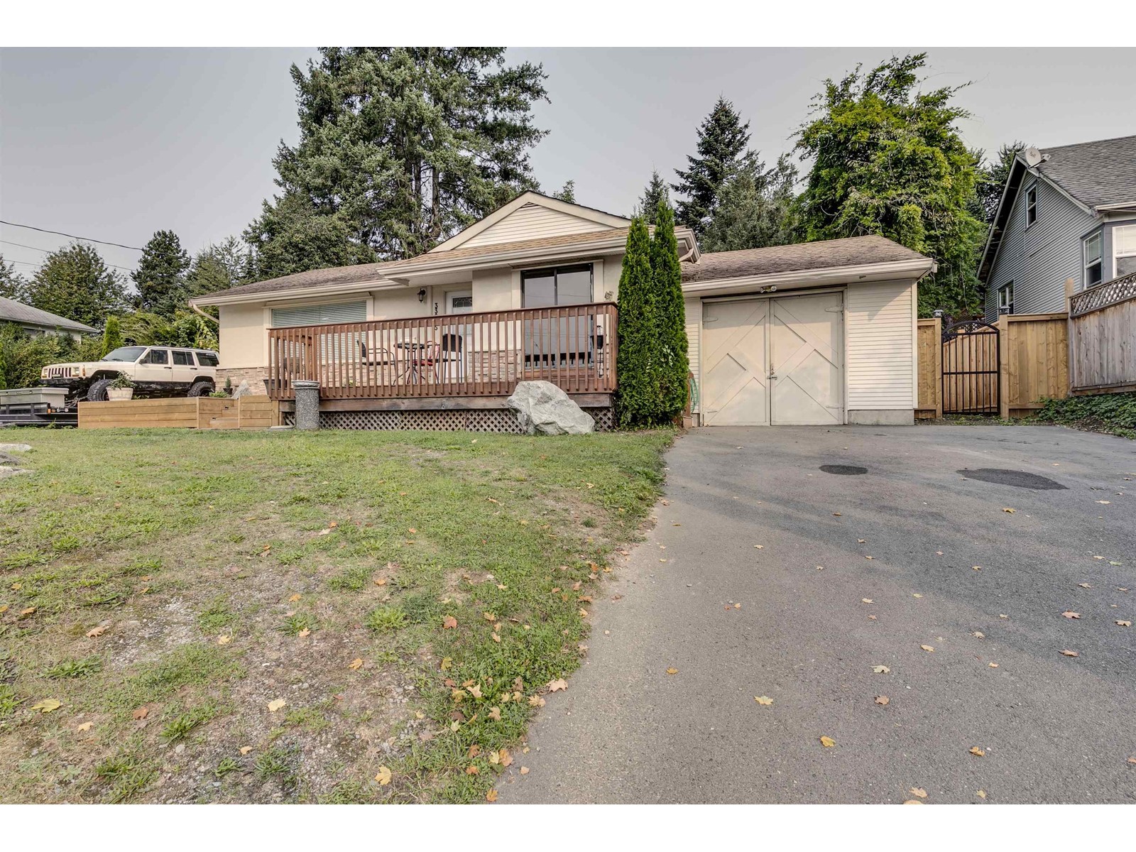 Property at 33675 3RD AVENUE image 2
