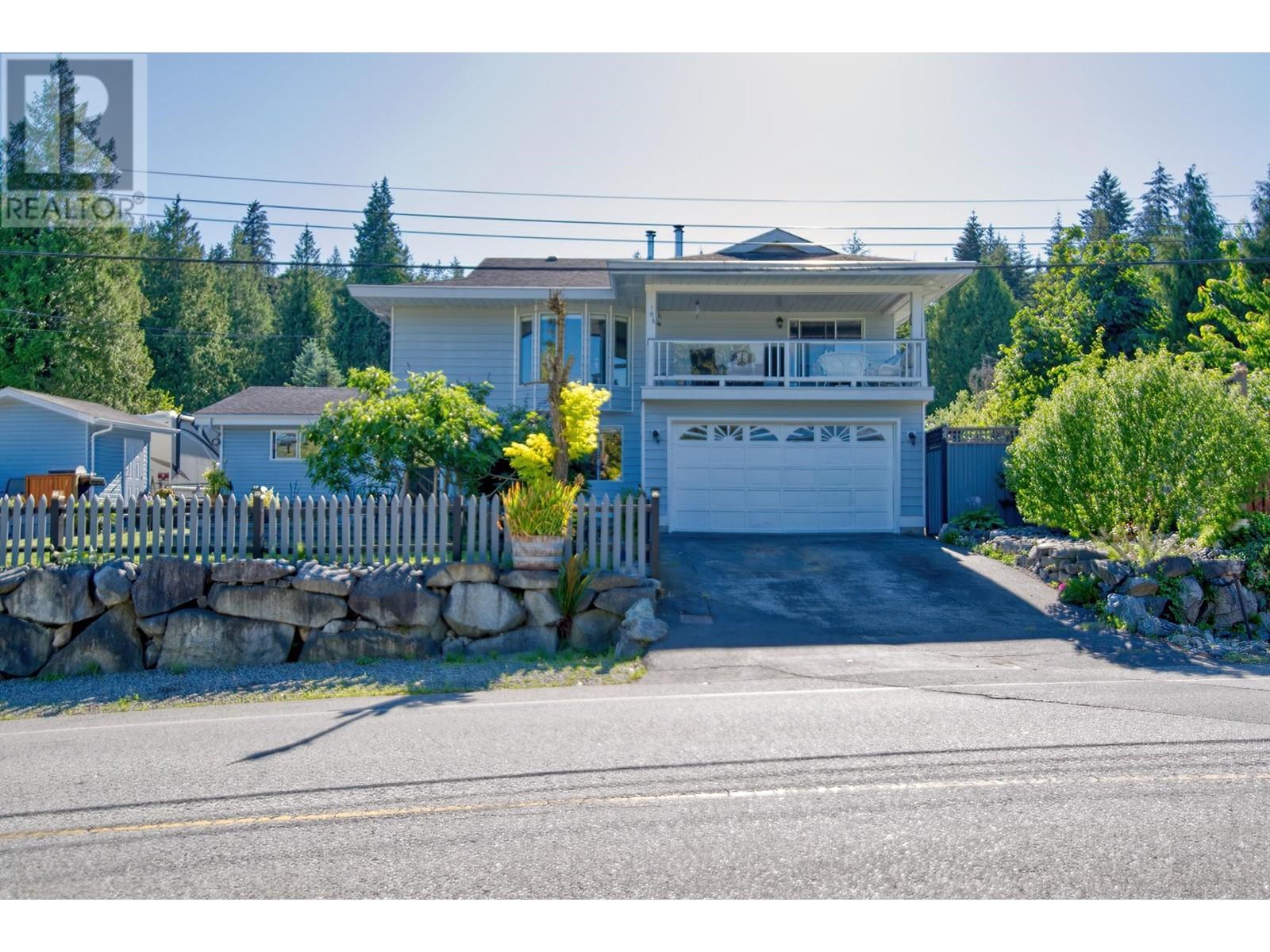 Property at 6135 FAIRWAY AVENUE image 2