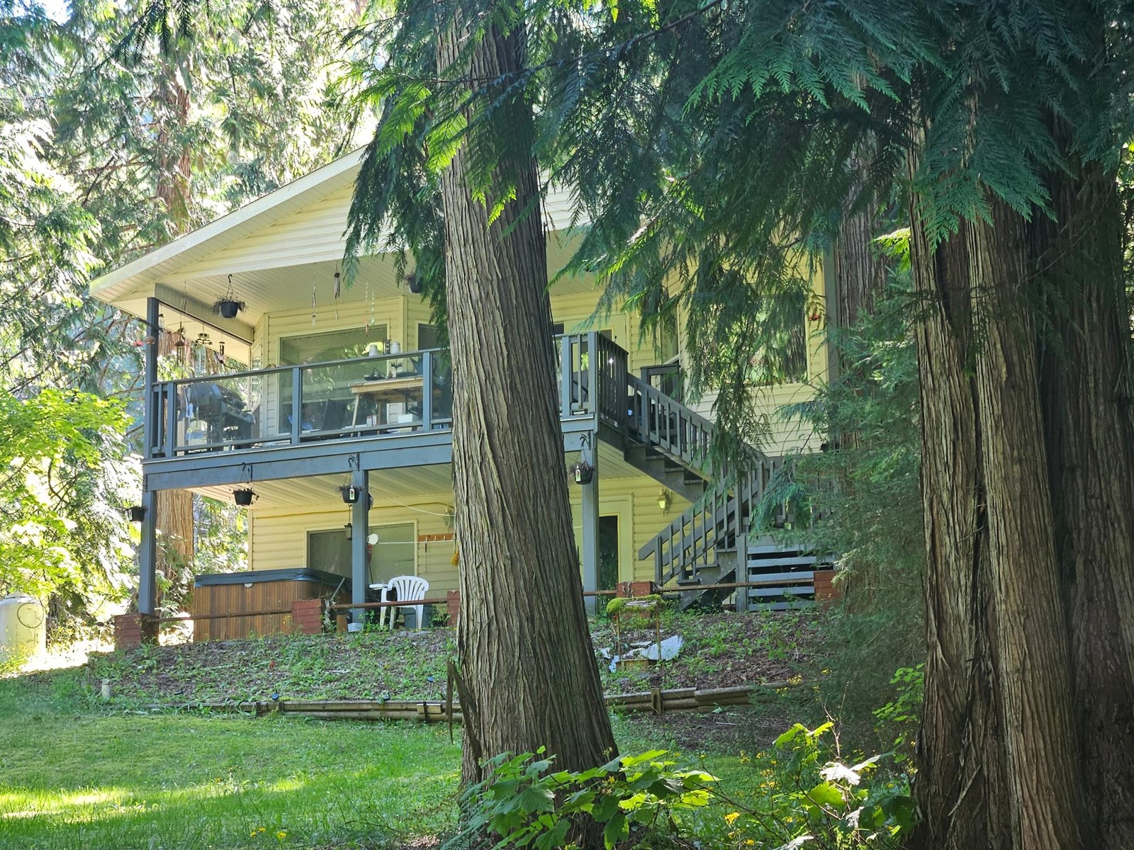 534 BAYVIEW ROAD Nakusp