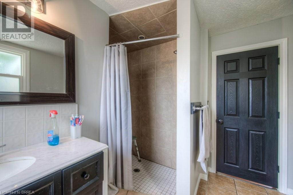 16 Simpson Street, Brantford, Ontario  N3T 1E4 - Photo 13 - 40605903