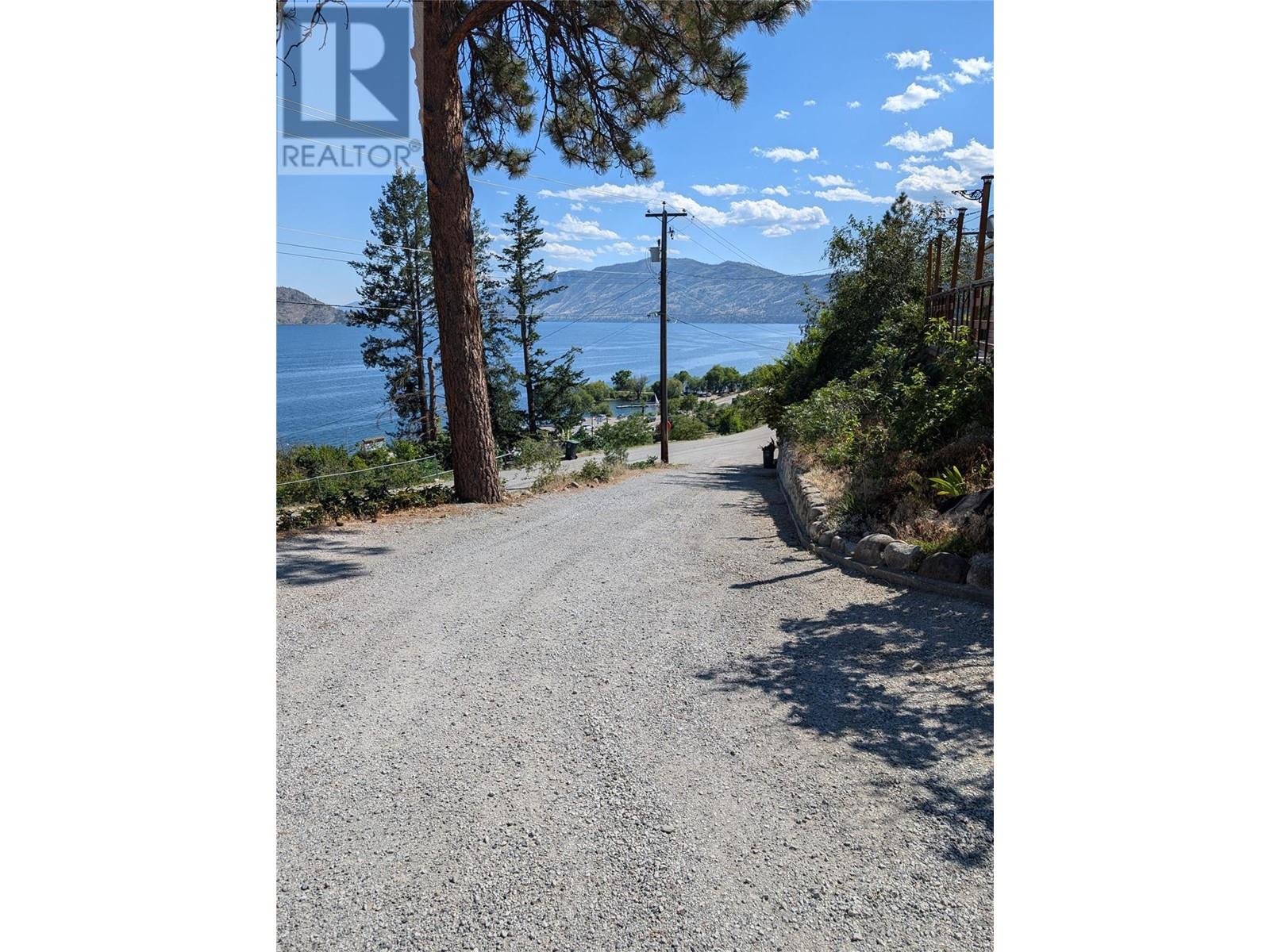 5878 Lakeview Avenue, Peachland, British Columbia  V0H 1X4 - Photo 3 - 10317408
