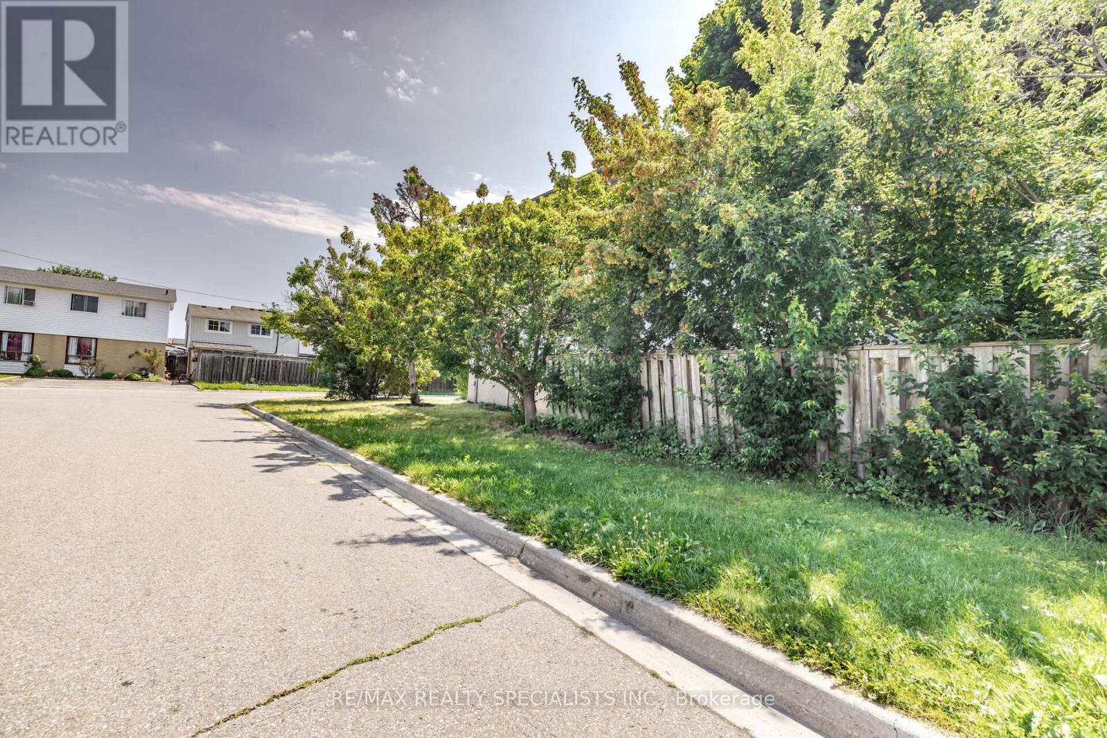 1 Greenarrow Court, Brampton (Brampton North), Ontario  L6S 5V1 - Photo 35 - W9036418