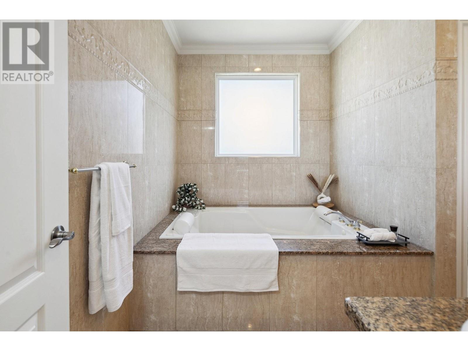 Listing Picture 23 of 38 : 9900 GREENLEES ROAD, Richmond / 烈治文 - 魯藝地產 Yvonne Lu Group - MLS Medallion Club Member