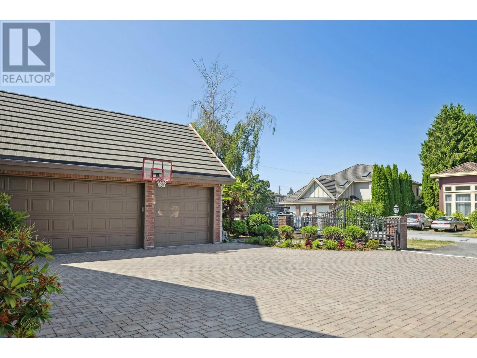 Listing Picture 37 of 38 : 9900 GREENLEES ROAD, Richmond / 烈治文 - 魯藝地產 Yvonne Lu Group - MLS Medallion Club Member