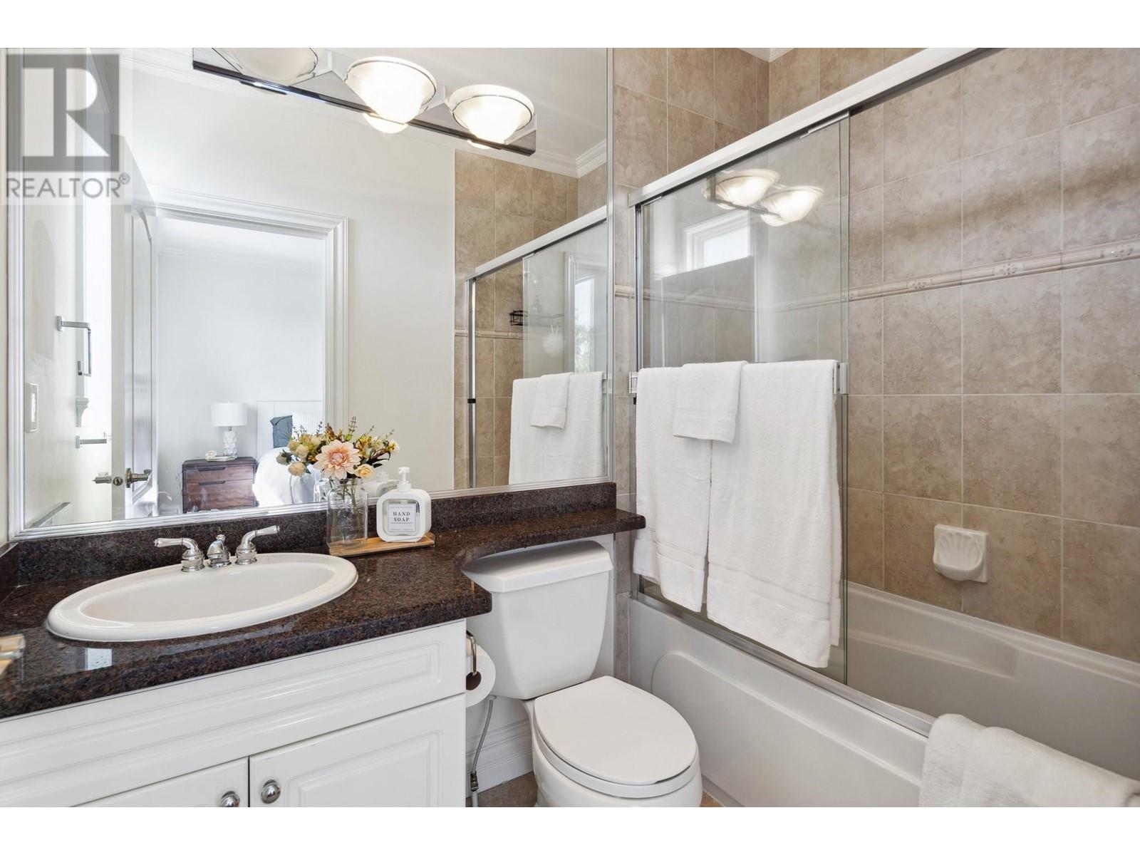 Listing Picture 31 of 38 : 9900 GREENLEES ROAD, Richmond / 烈治文 - 魯藝地產 Yvonne Lu Group - MLS Medallion Club Member