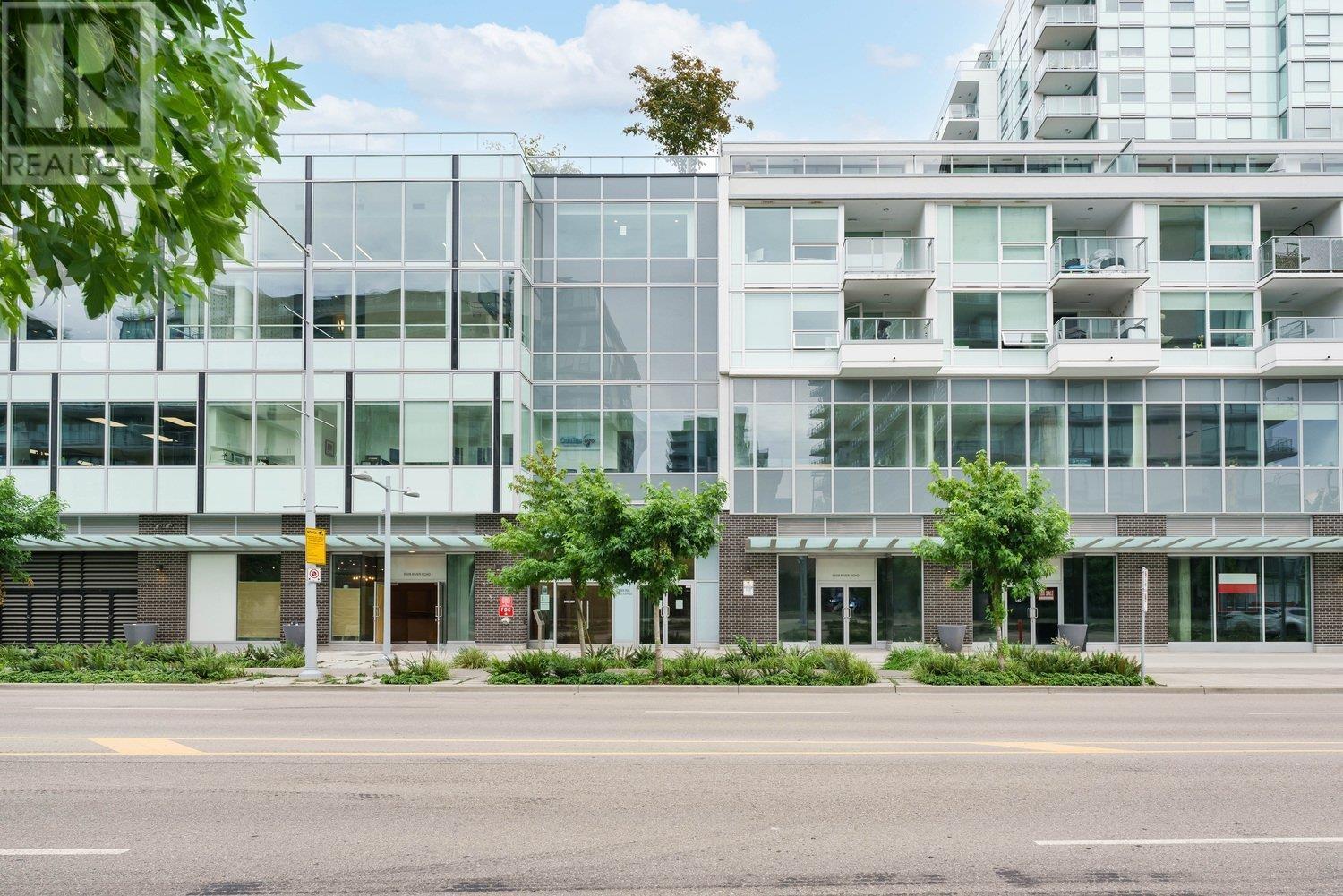Listing Picture 2 of 26 : 370 6628 RIVER ROAD, Richmond / 烈治文 - 魯藝地產 Yvonne Lu Group - MLS Medallion Club Member