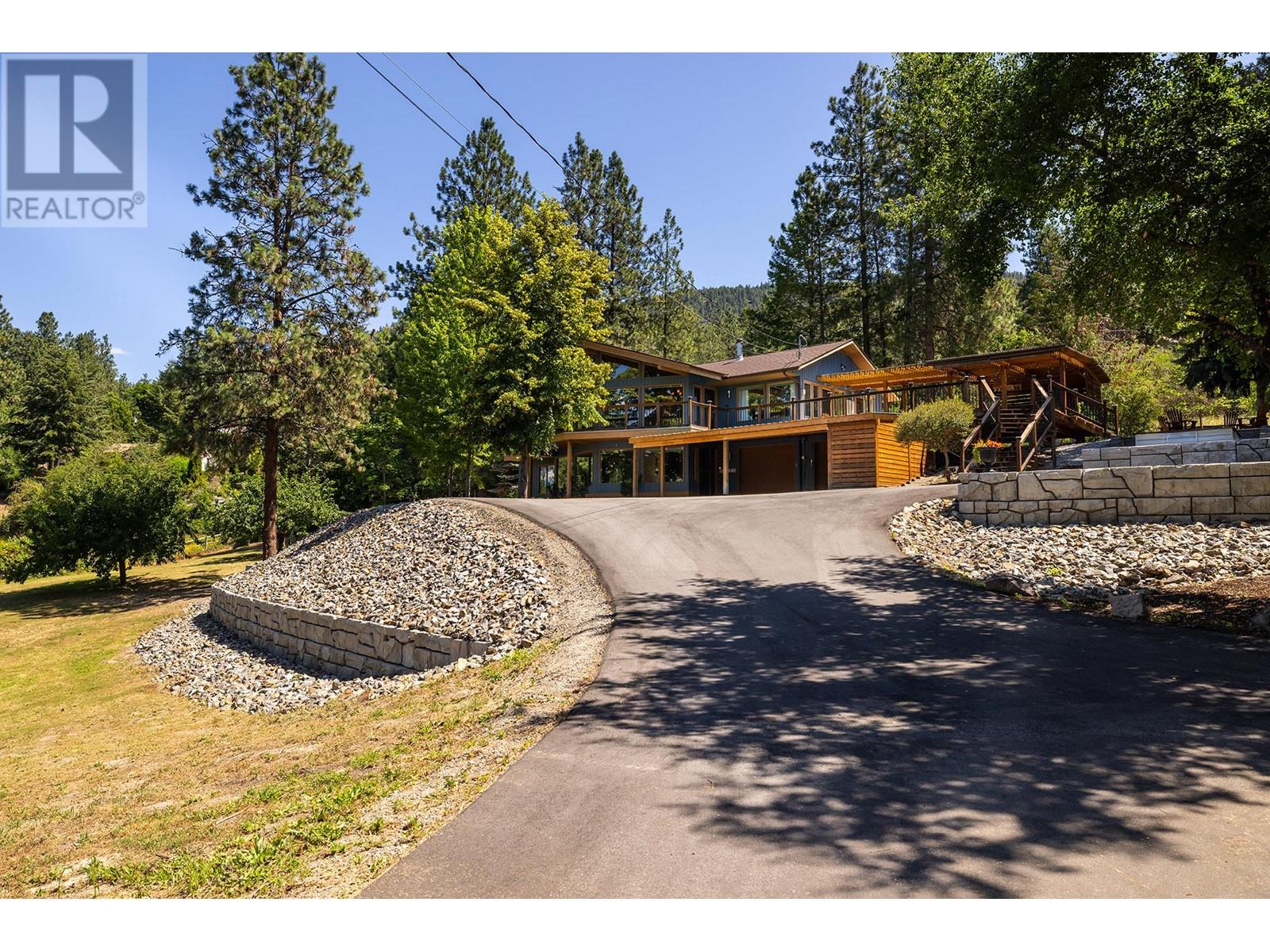 16525 Schaad Road, Lake Country, British Columbia  V4V 1B1 - Photo 1 - 10319476