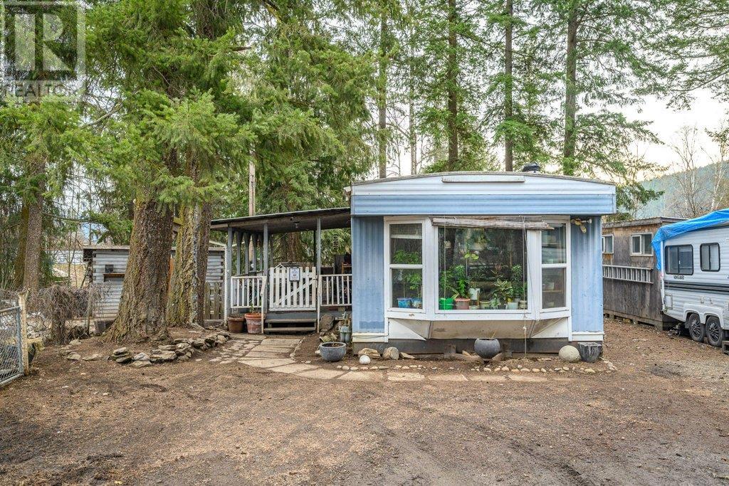 487 Lumby Mabel Lake Road Lumby