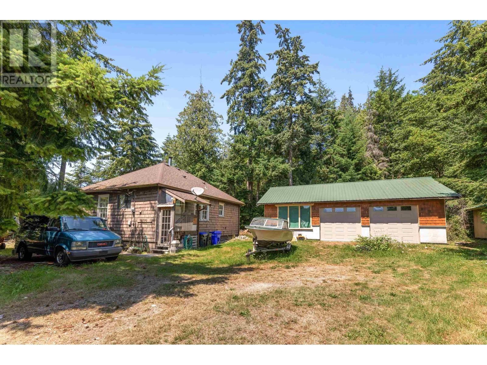 5090 Chapman Road, Sechelt, British Columbia  V7Z 0G4 - Photo 1 - R2905493