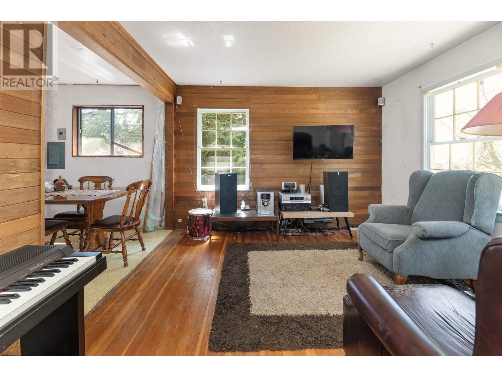 5090 Chapman Road, Sechelt, British Columbia  V7Z 0G4 - Photo 14 - R2905493