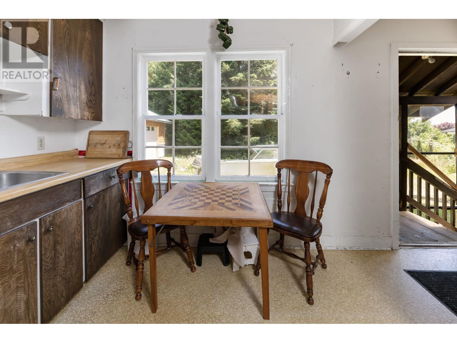 5090 Chapman Road, Sechelt, British Columbia  V7Z 0G4 - Photo 6 - R2905493