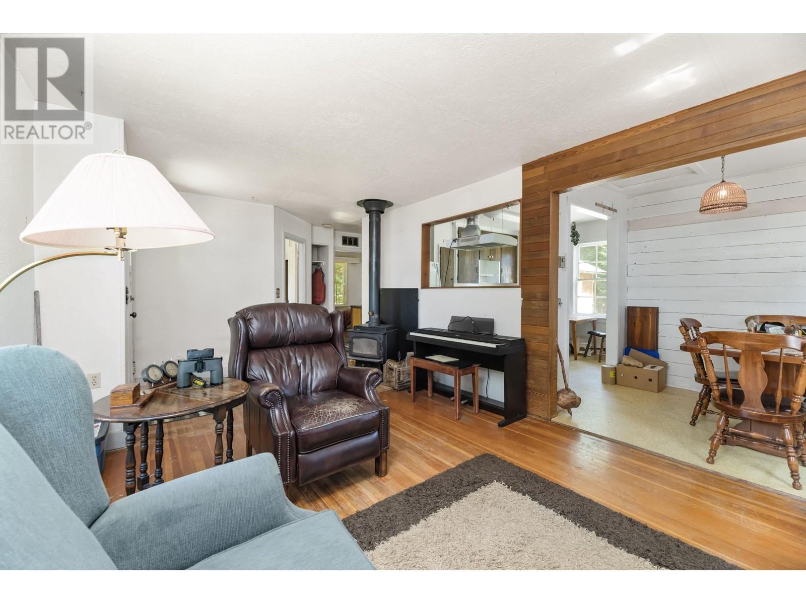 5090 Chapman Road, Sechelt, British Columbia  V7Z 0G4 - Photo 17 - R2905493