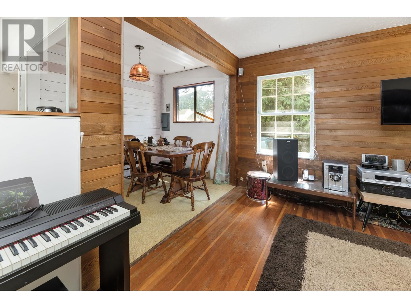 5090 Chapman Road, Sechelt, British Columbia  V7Z 0G4 - Photo 13 - R2905493