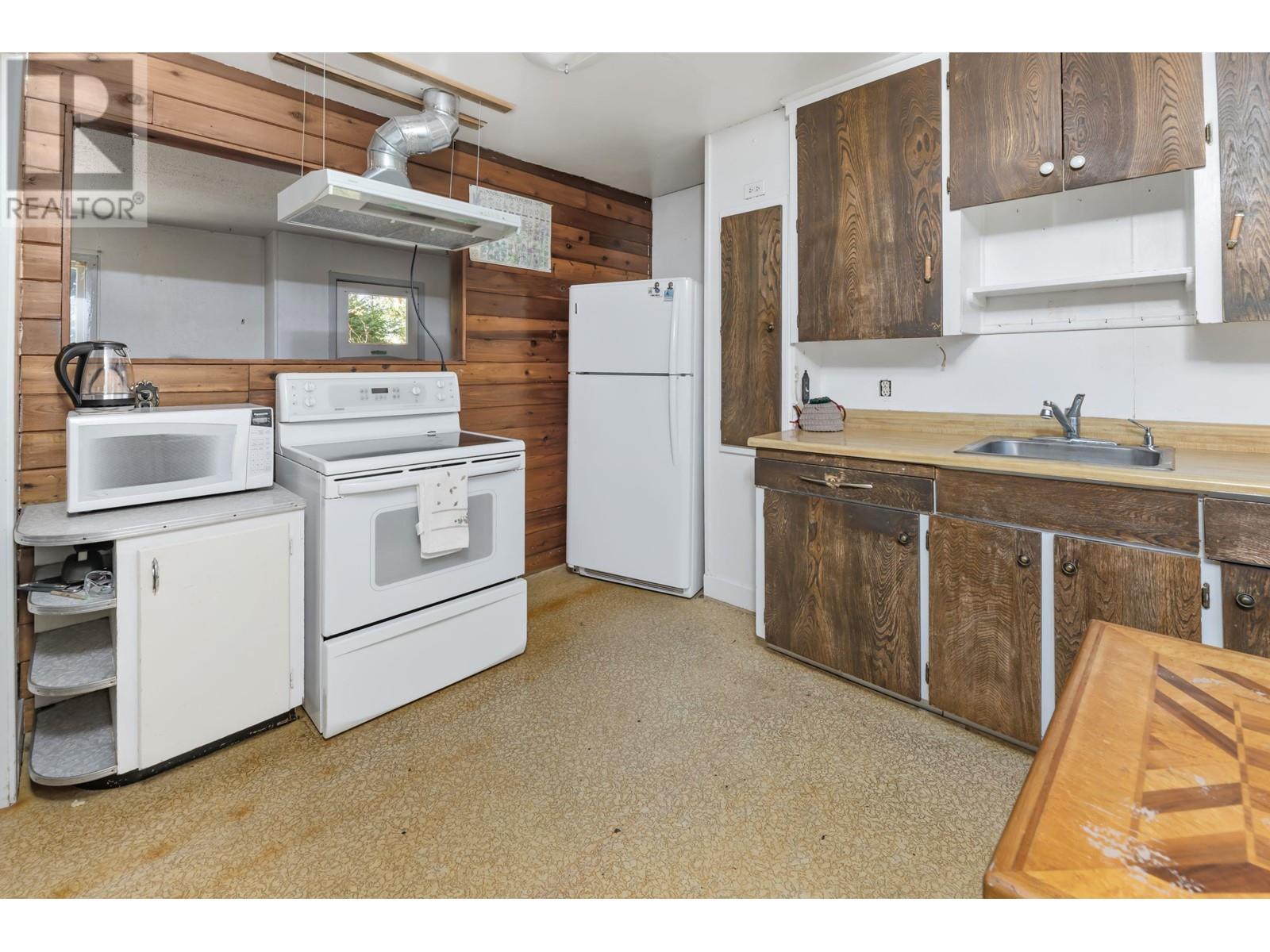 5090 Chapman Road, Sechelt, British Columbia  V7Z 0G4 - Photo 9 - R2905493