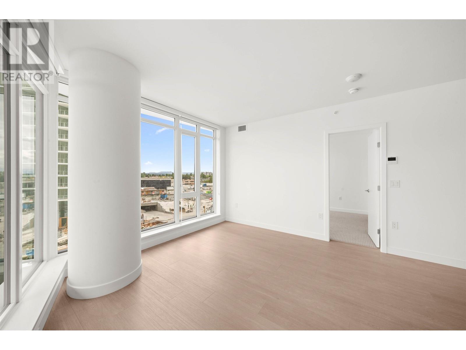 Listing Picture 13 of 31 : 503 7683 PARK CRESCENT, Burnaby / 本拿比 - 魯藝地產 Yvonne Lu Group - MLS Medallion Club Member