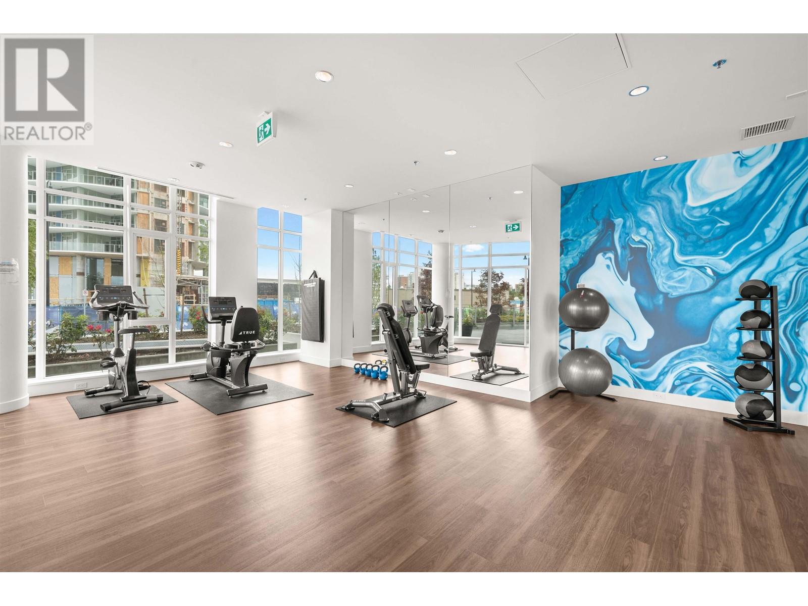 Listing Picture 5 of 31 : 503 7683 PARK CRESCENT, Burnaby / 本拿比 - 魯藝地產 Yvonne Lu Group - MLS Medallion Club Member