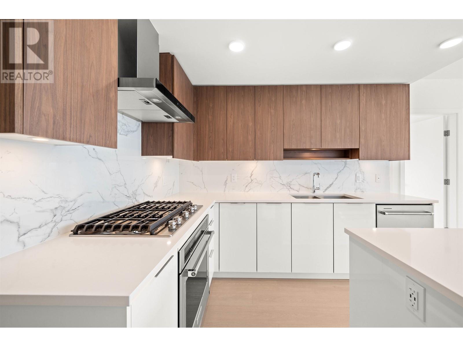Listing Picture 6 of 31 : 503 7683 PARK CRESCENT, Burnaby / 本拿比 - 魯藝地產 Yvonne Lu Group - MLS Medallion Club Member
