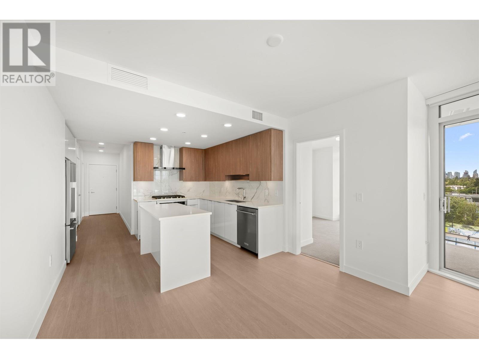 Listing Picture 8 of 31 : 503 7683 PARK CRESCENT, Burnaby / 本拿比 - 魯藝地產 Yvonne Lu Group - MLS Medallion Club Member