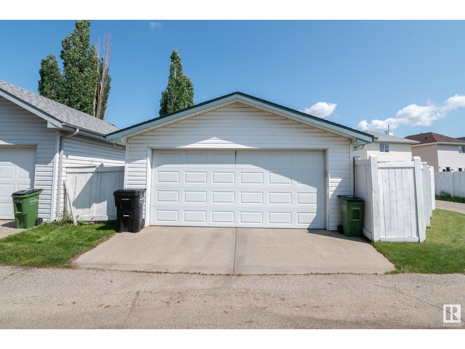 1746 Turvey Bn Nw, Edmonton, Alberta  T6R 2W6 - Photo 3 - E4396170