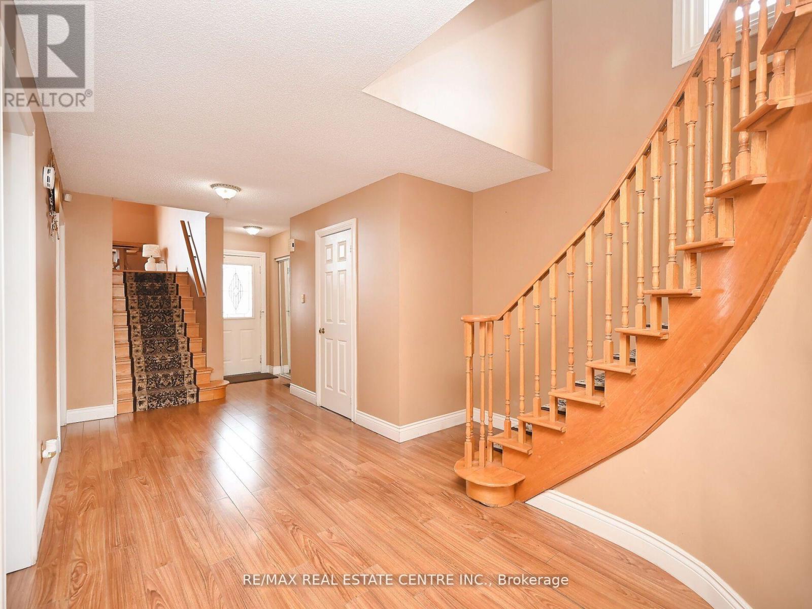 4326 Waterford Crescent, Mississauga (Hurontario), Ontario  L5R 2B2 - Photo 7 - W9010332