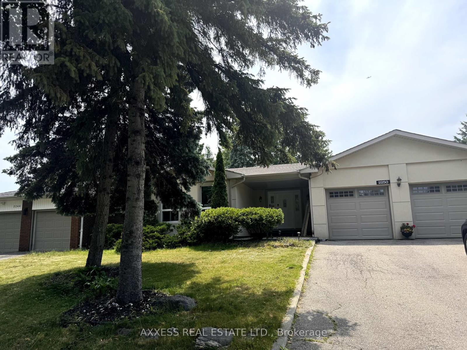 2250 Medhat Drive, Mississauga (Cooksville), Ontario  L5B 2E6 - Photo 1 - W9039791