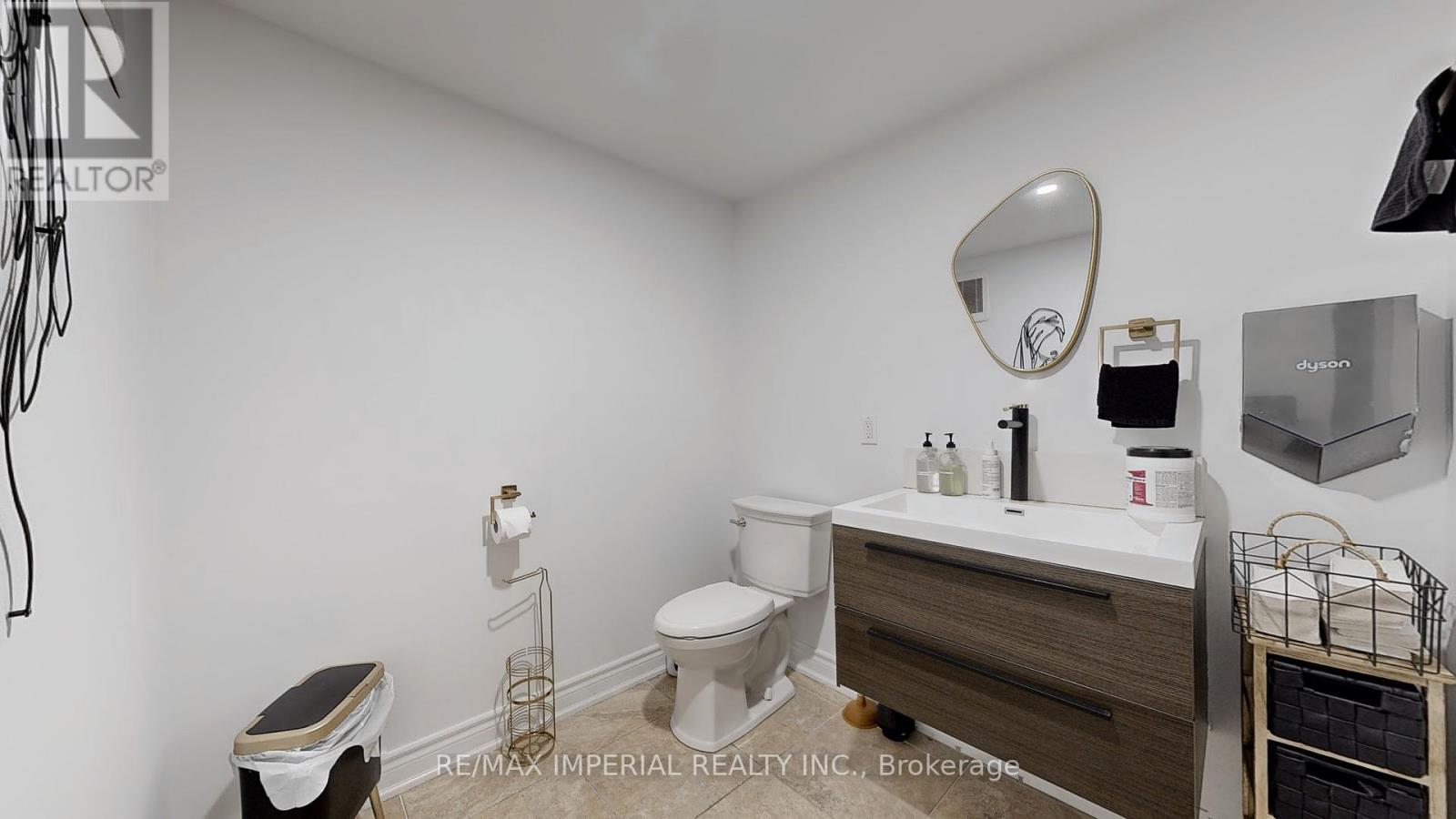 156 Main St Unionville, Markham, Ontario  L3R 2G9 - Photo 26 - N9035024