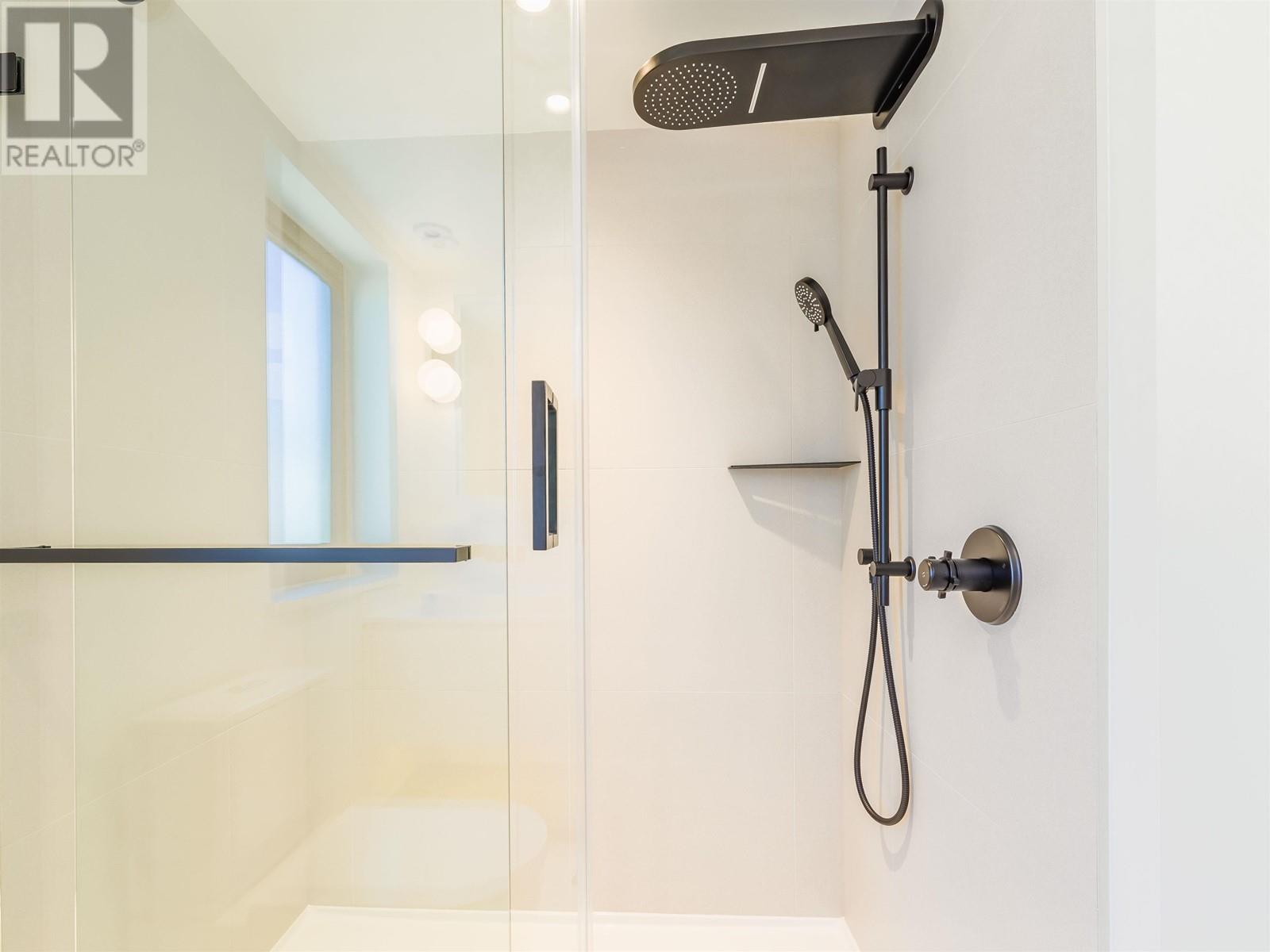 Listing Picture 29 of 40 : 51 550 W 28TH AVENUE, Vancouver / 溫哥華 - 魯藝地產 Yvonne Lu Group - MLS Medallion Club Member