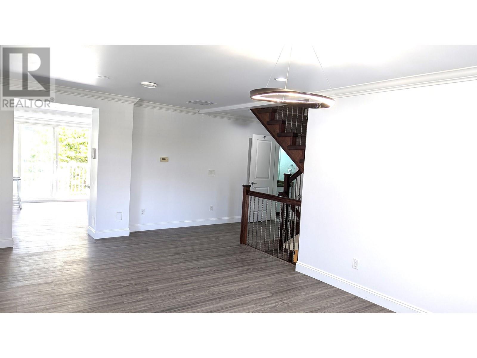 212 Dawe Street, New Westminster, British Columbia  V3M 5N2 - Photo 4 - R2896557