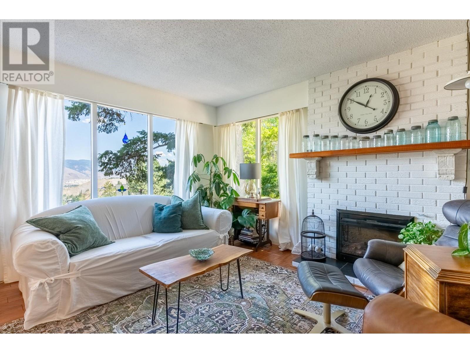 5300 Sunrise Drive, Kamloops, British Columbia   - Photo 3 - 179883