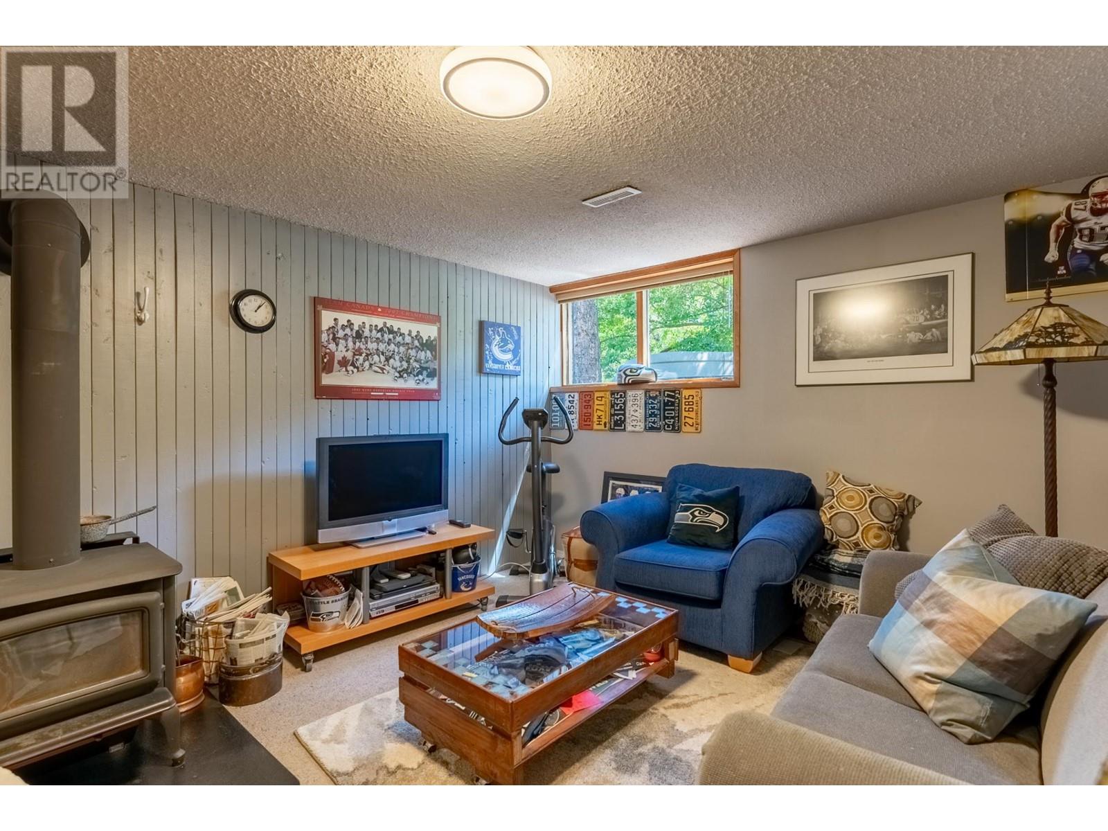 5300 Sunrise Drive, Kamloops, British Columbia   - Photo 17 - 179883