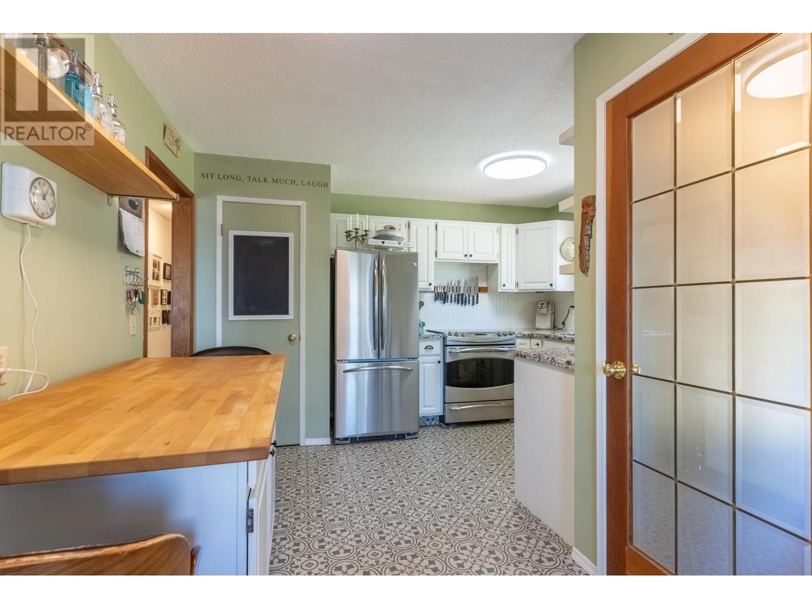 5300 Sunrise Drive, Kamloops, British Columbia   - Photo 11 - 179883