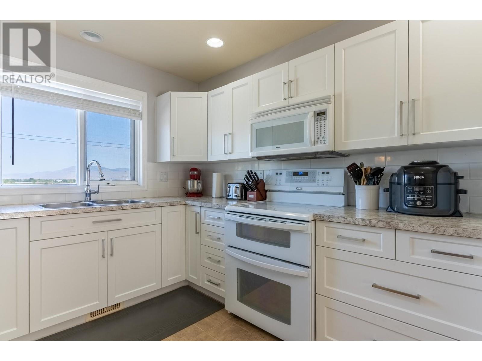 1653 Valleyview Drive, Kamloops, British Columbia  V2C 4B6 - Photo 9 - 179886