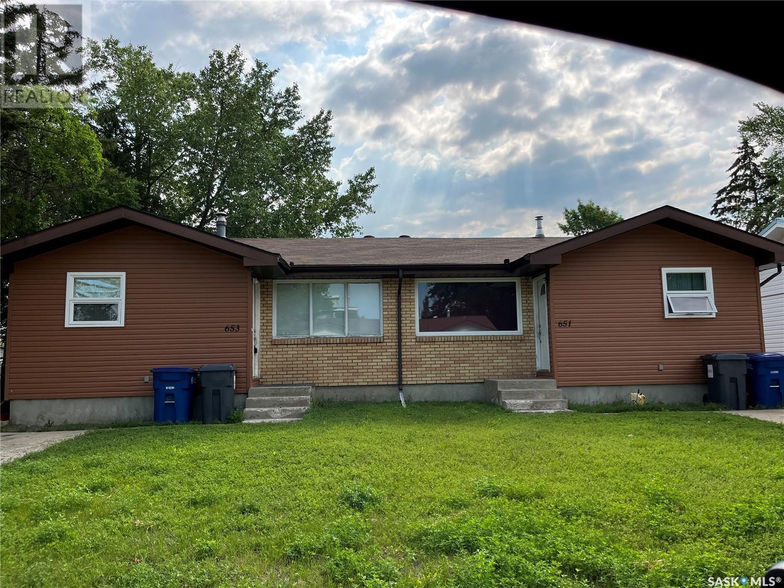 653 Donald Street, Esterhazy, Saskatchewan  S0A 0X0 - Photo 2 - SK976860