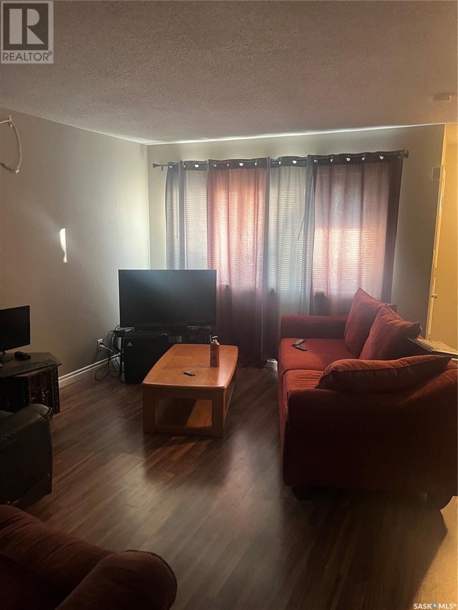 653 Donald Street, Esterhazy, Saskatchewan  S0A 0X0 - Photo 4 - SK976860