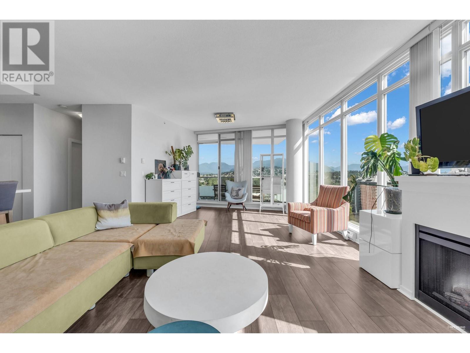 Listing Picture 13 of 38 : 3303 2133 DOUGLAS ROAD, Burnaby / 本拿比 - 魯藝地產 Yvonne Lu Group - MLS Medallion Club Member