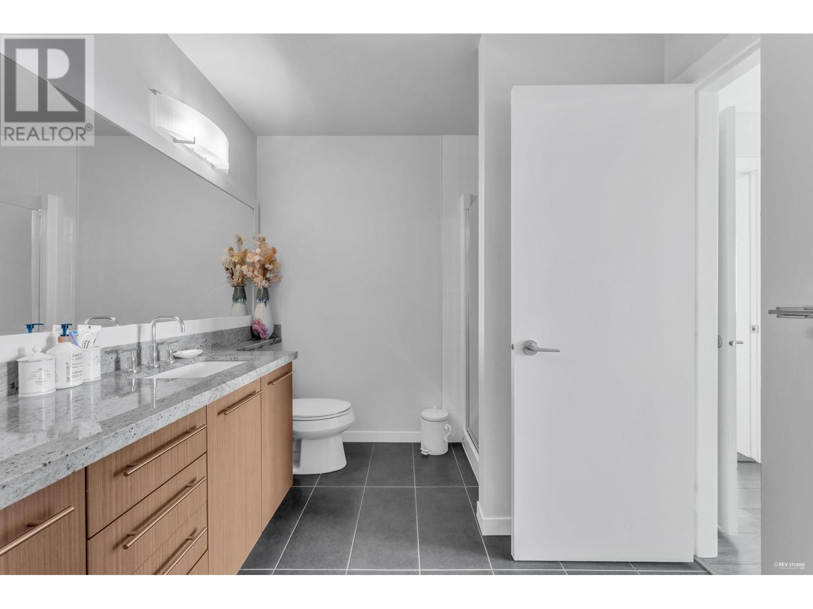 Listing Picture 24 of 38 : 3303 2133 DOUGLAS ROAD, Burnaby / 本拿比 - 魯藝地產 Yvonne Lu Group - MLS Medallion Club Member