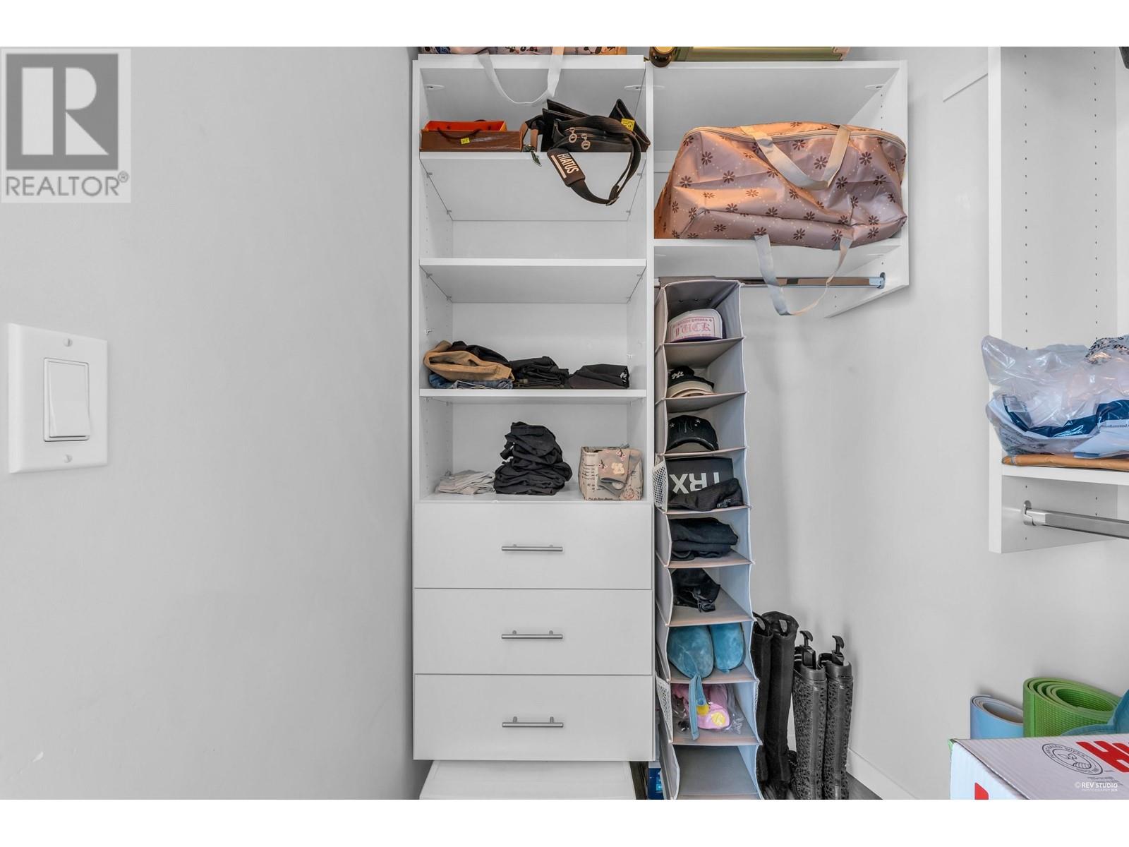 Listing Picture 25 of 38 : 3303 2133 DOUGLAS ROAD, Burnaby / 本拿比 - 魯藝地產 Yvonne Lu Group - MLS Medallion Club Member