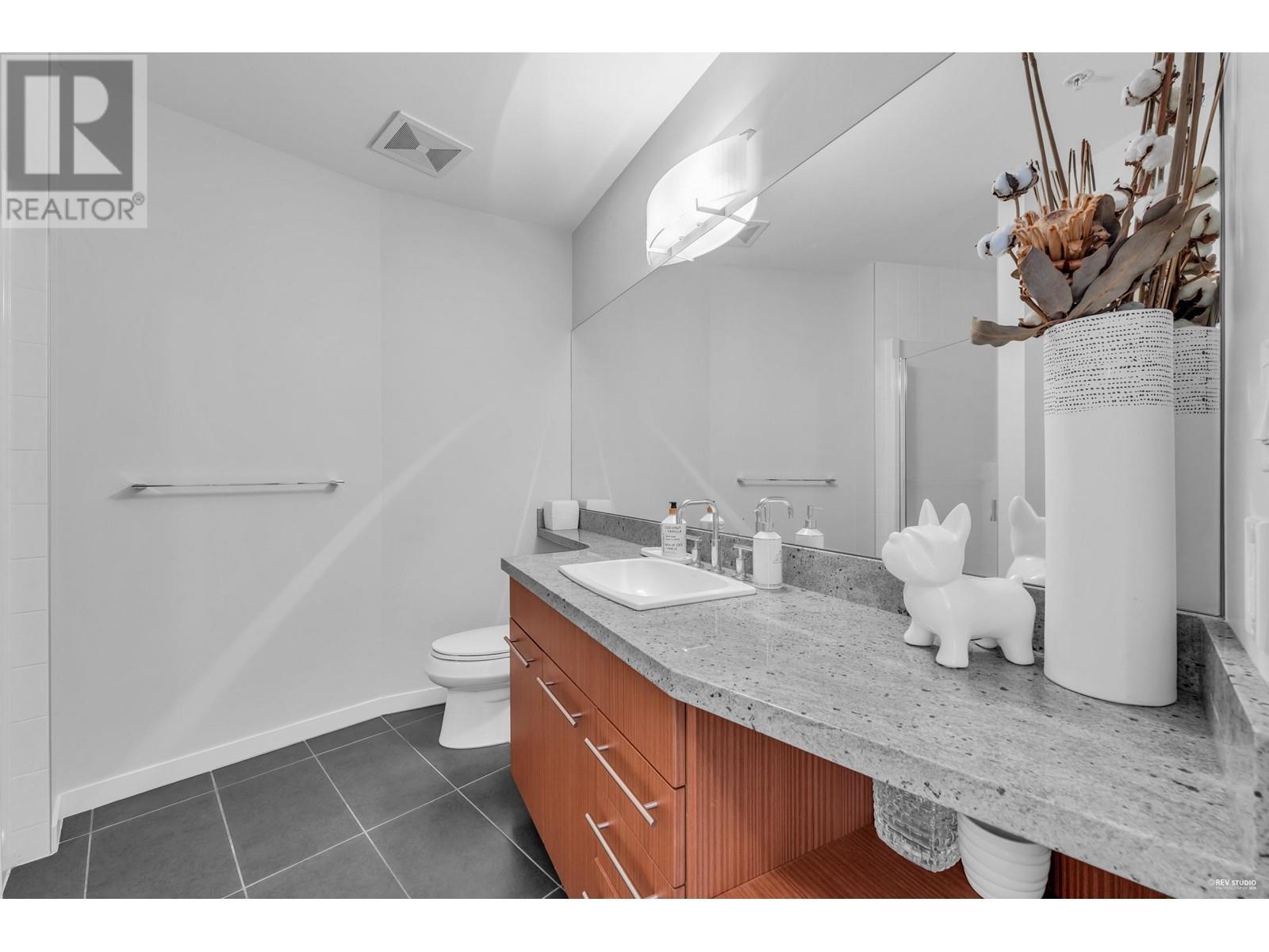 Listing Picture 26 of 38 : 3303 2133 DOUGLAS ROAD, Burnaby / 本拿比 - 魯藝地產 Yvonne Lu Group - MLS Medallion Club Member