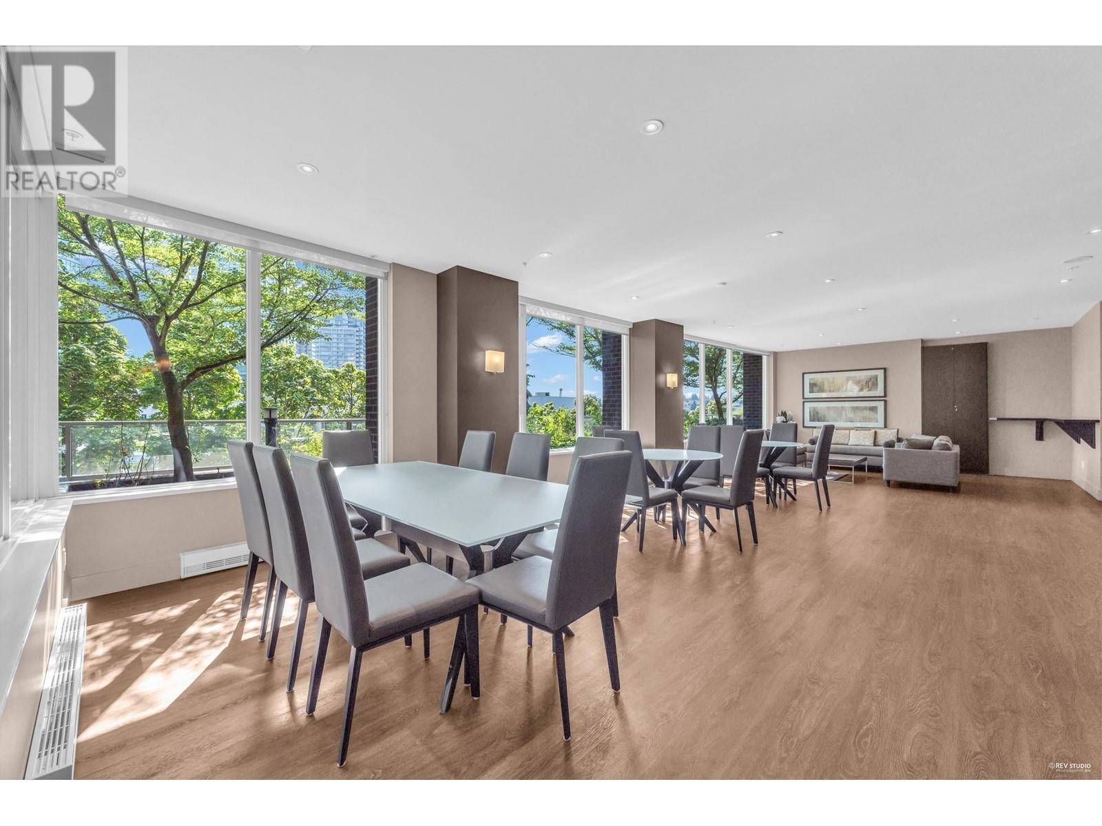 Listing Picture 36 of 38 : 3303 2133 DOUGLAS ROAD, Burnaby / 本拿比 - 魯藝地產 Yvonne Lu Group - MLS Medallion Club Member