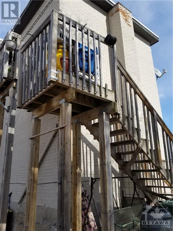 390 Miller Street, Pembroke, Ontario  K8A 5Z1 - Photo 2 - 1402525