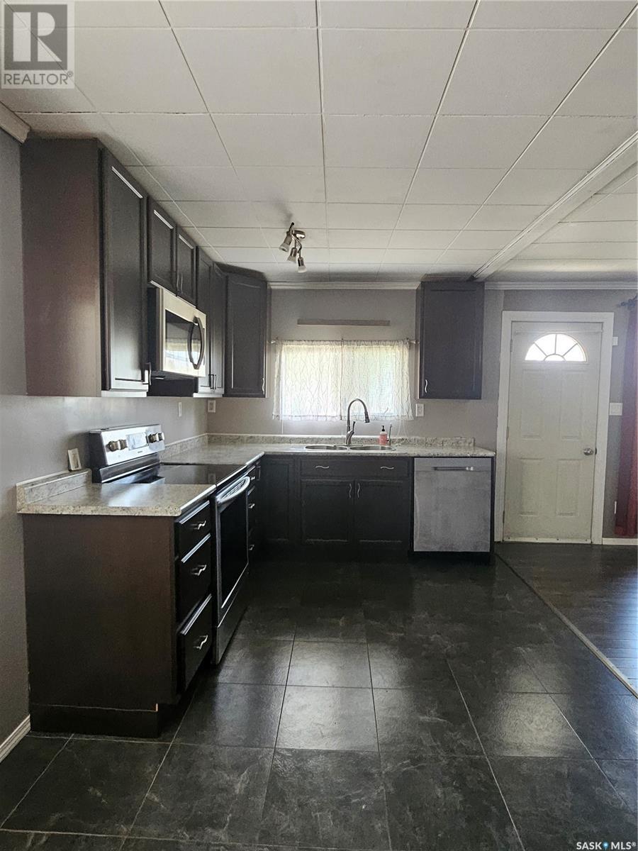 222 Aldridge Street, Bienfait, Saskatchewan  S0C 0M0 - Photo 8 - SK976853