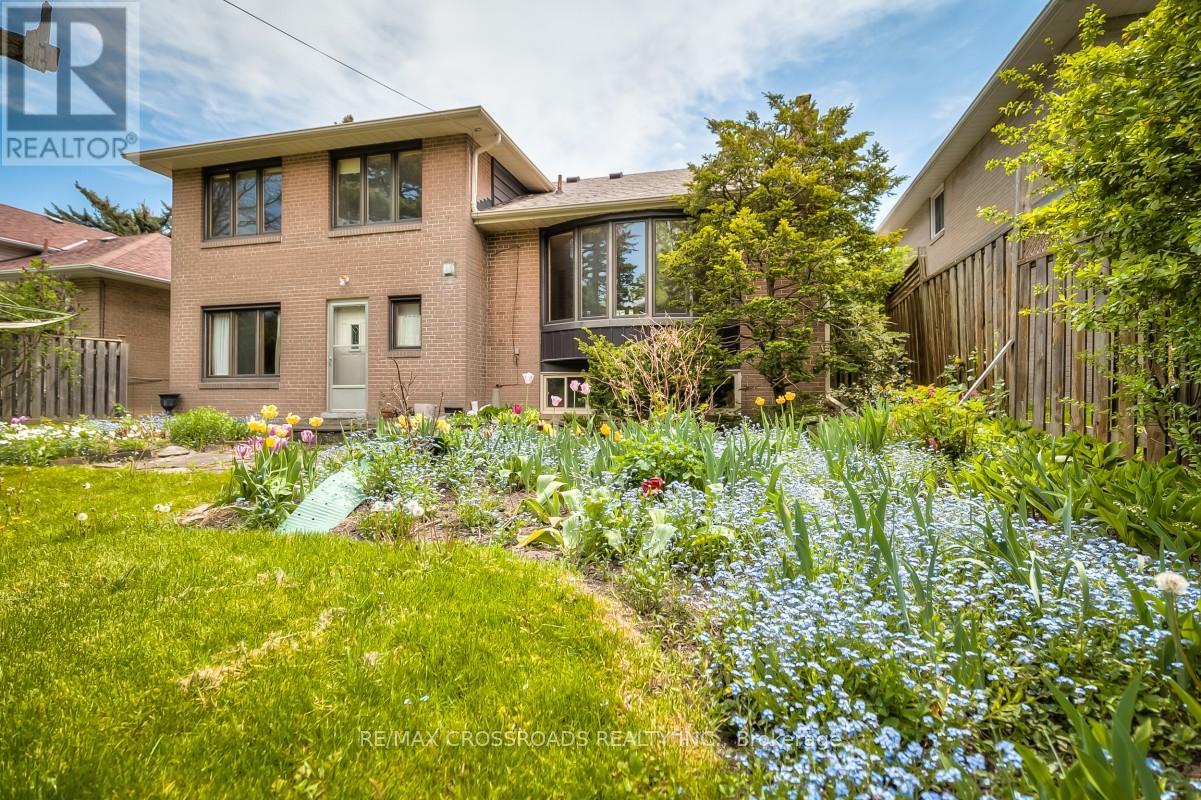 222 Northwood Drive, Toronto (Newtonbrook East), Ontario  M2M 2K4 - Photo 36 - C9041367