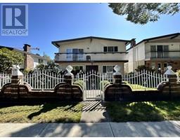 2698 WARD STREET, Vancouver, British Columbia