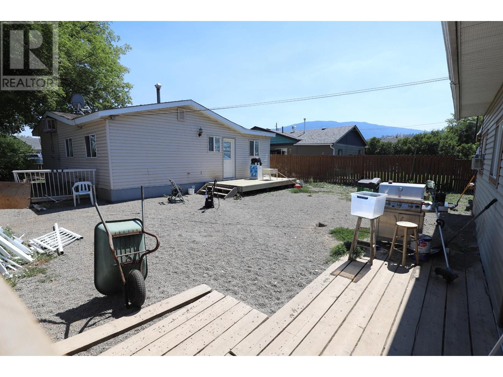 1401 Pine Street, Merritt, British Columbia  V1K 1B8 - Photo 2 - 179895