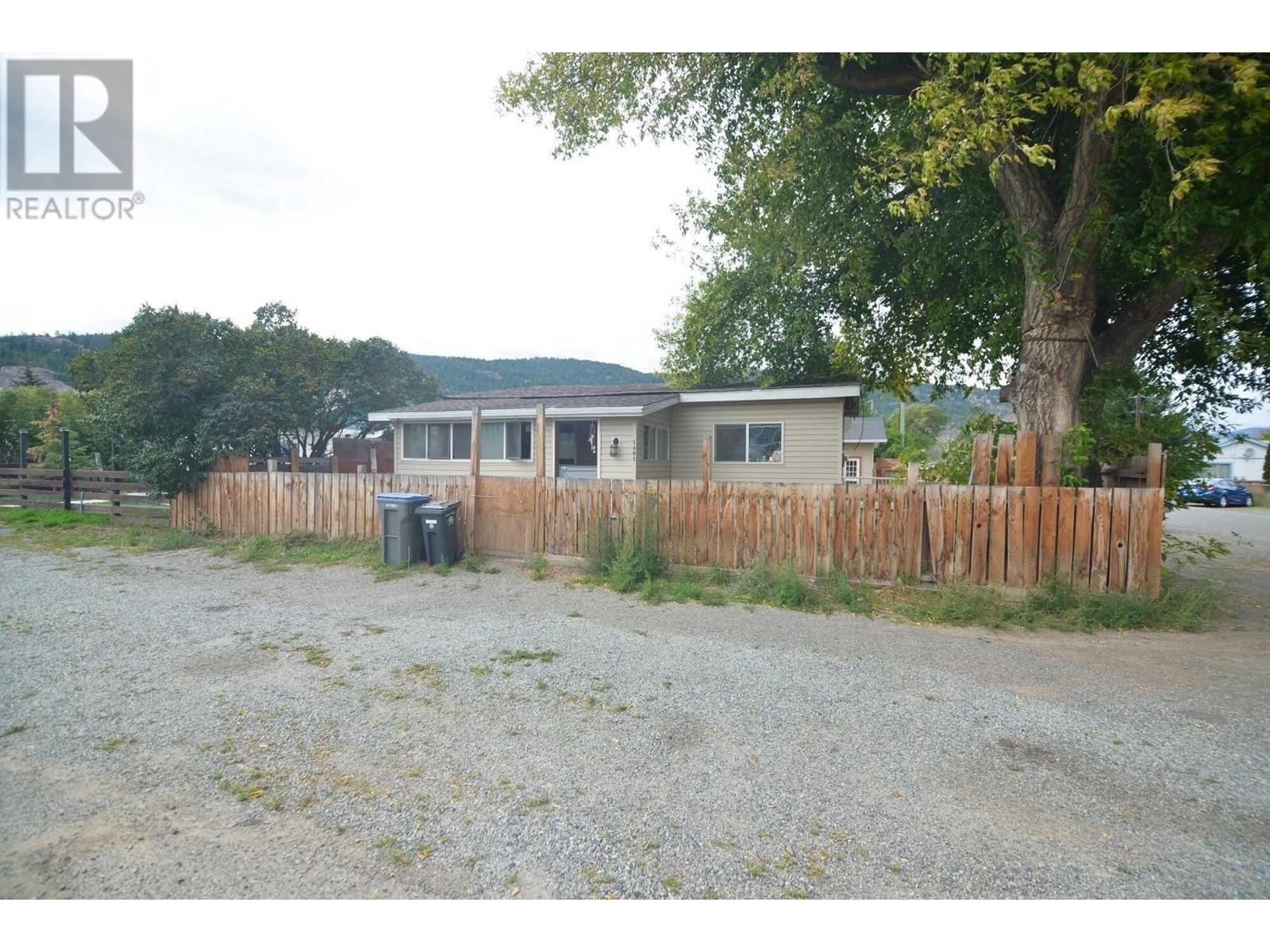 1401 Pine Street, Merritt, British Columbia  V1K 1B8 - Photo 3 - 179895